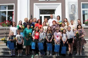 276595-kurybiniu-dziaugsmu-pasidalinusiems-mokiniams-padekos-ir-apdovanojimai.jpg